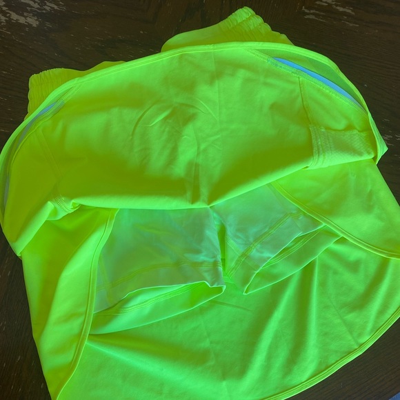 Lululemon Skirt - Picture 4 of 5